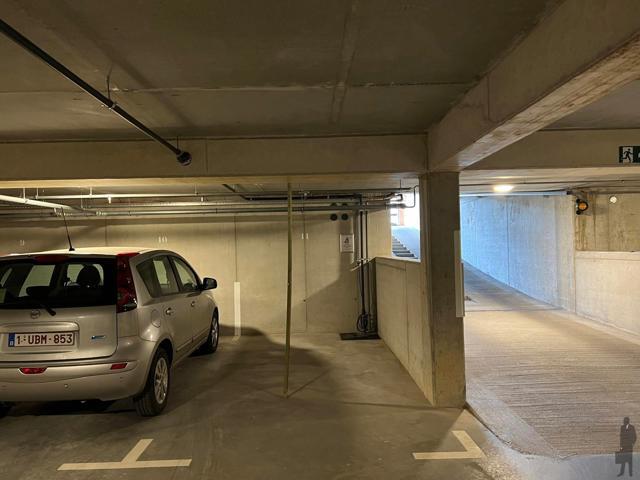 3 Autostaanplaatsen in ondergrondse parkeergarage te Lille-Gierle 6