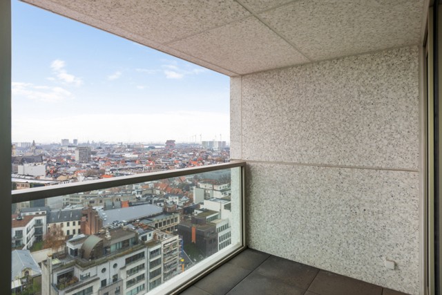 Hoekappartement op de 15de verdieping van de Antwerp Tower.  21