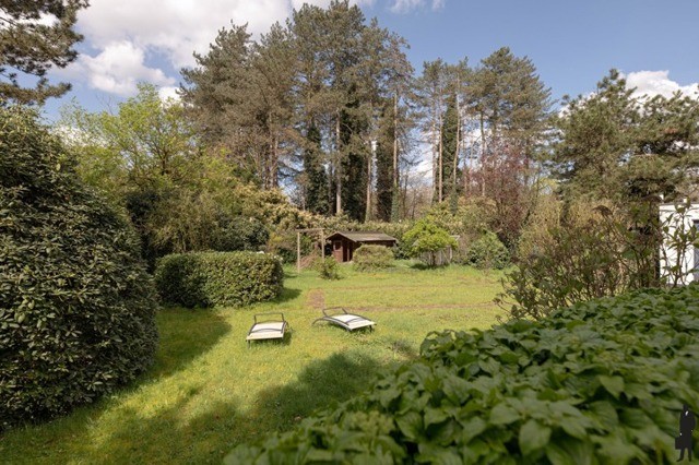 Charmante woning met prachtige tuin op perceel van 1500m² 3