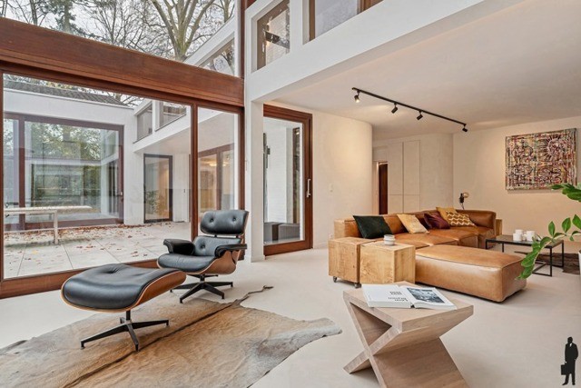 Een modernistische tijdloze gerenoveerde villa op 7.215 m² 6