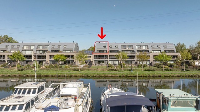 Uitzonderlijk duplex-appartement (ca. 168 m²) te Sint-Job-in-'t-Goor met 3 slpk en 2 bdk, direct aan het kanaal Schoten-Turnhout! 2